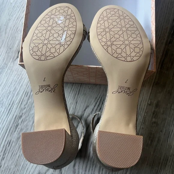 Jewel Badgley Mischka Brand Ramsay Open Toe Block Heel in Gold Glitter - Picture 6 of 6